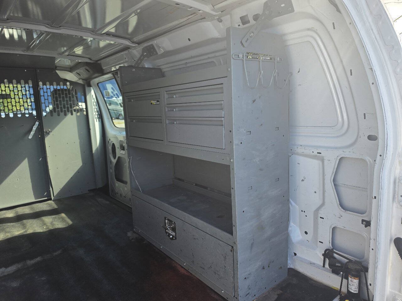 Used 2014 Ford E-250 and Econoline 250 RWD image 15