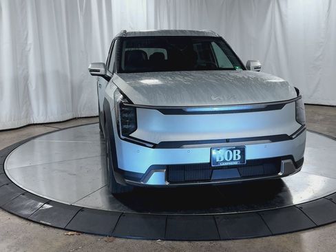 New 2026 Kia EV9 Wind AWD/4WD image 3