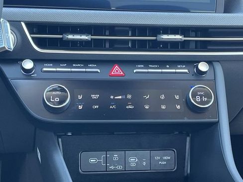 Certified 2025 Hyundai Sonata Limited FWD image 17