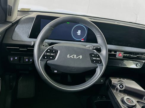 Used 2024 Kia EV6 Light image 18