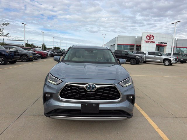 Used 2020 Toyota Highlander Platinum AWD/4WD image 2