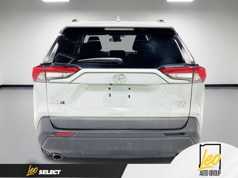 Used 2021 Toyota RAV4 XLE w/ Convenience Package AWD/4WD image 9