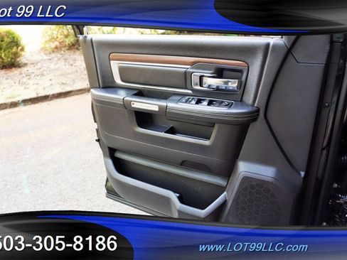 Used 2014 RAM 2500 Laramie w/ Black Appearance Group AWD/4WD image 27