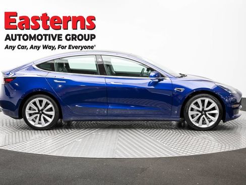 Used 2020 Tesla Model 3 Standard Range RWD image 4