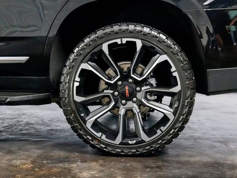 Used 2025 GMC Yukon Denali image 17