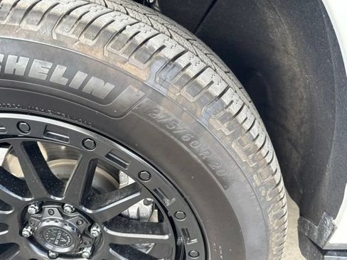 Used 2023 GMC Yukon XL Denali AWD/4WD image 14