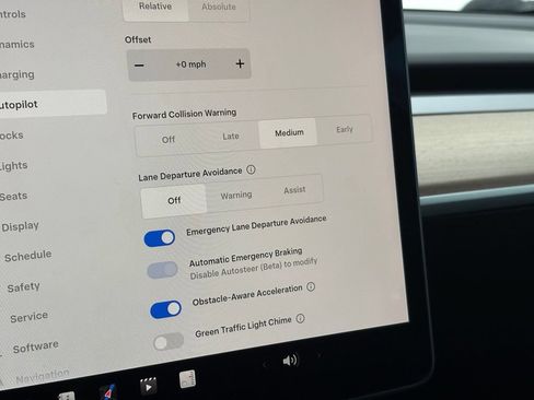 Used 2022 Tesla Model 3 Long Range AWD/4WD image 13