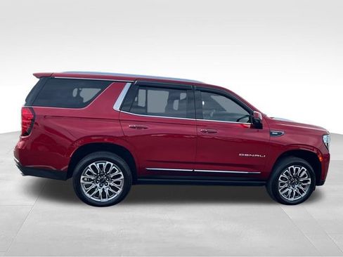 Used 2023 GMC Yukon Denali Ultimate AWD/4WD image 6