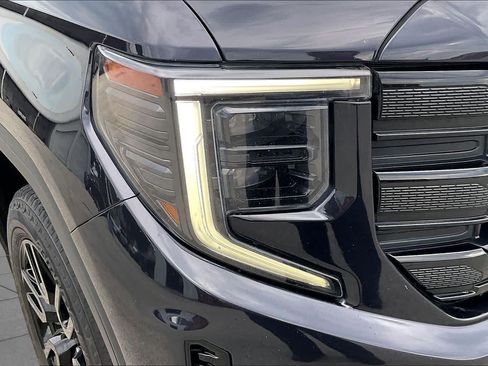 Used 2022 GMC Sierra 1500 Elevation w/ Elevation Premium Package AWD/4WD image 26