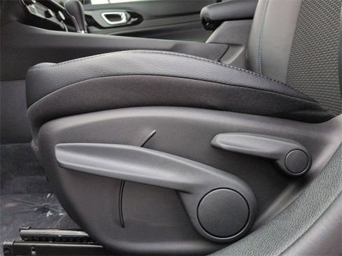 New 2026 Jeep Compass Latitude image 19