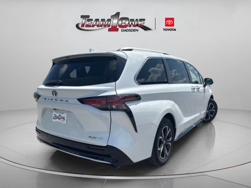 Used 2026 Toyota Sienna Platinum AWD/4WD image 8