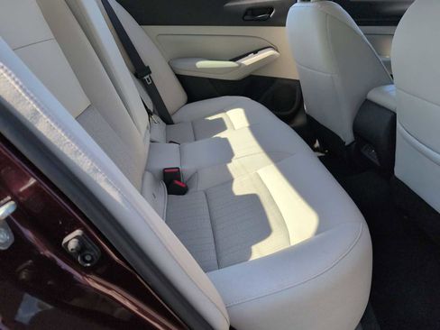 Used 2024 Nissan Altima 2.5 SV AWD/4WD image 19