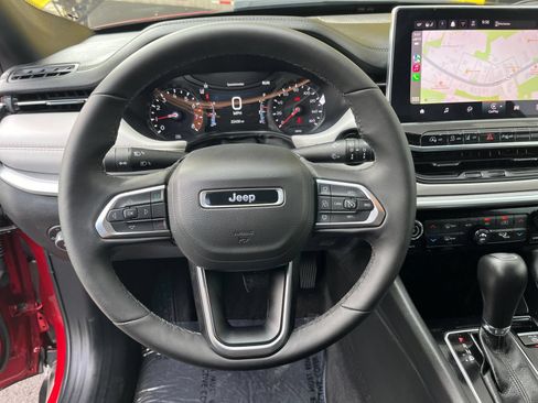 Used 2025 Jeep Compass Limited AWD/4WD image 31