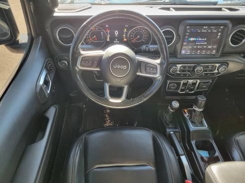 Used 2020 Jeep Wrangler Unlimited Sahara w/ Dual Top Group AWD/4WD image 12