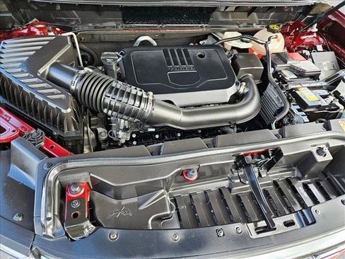 Used 2023 GMC Acadia SLT image 23