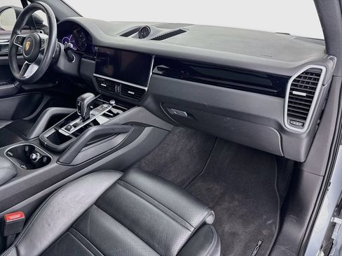 Certified 2023 Porsche Cayenne AWD/4WD image 30