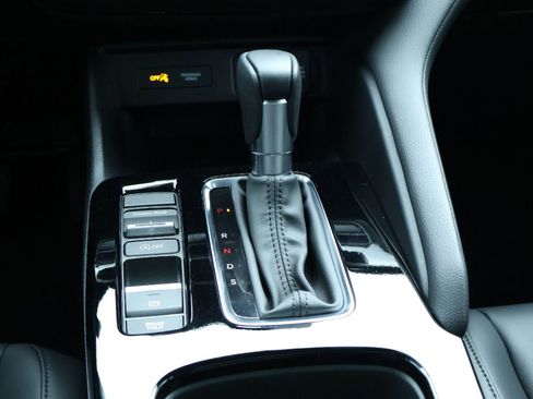 Certified 2024 Acura Integra Base image 17