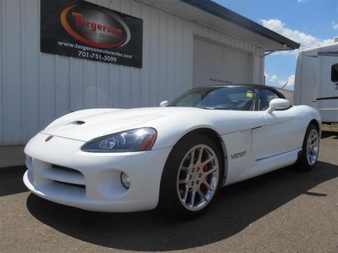 Used 2004 Dodge Viper SRT-10 image 2