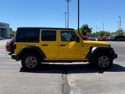 Used 2019 Jeep Wrangler Unlimited Sport S AWD/4WD image 2
