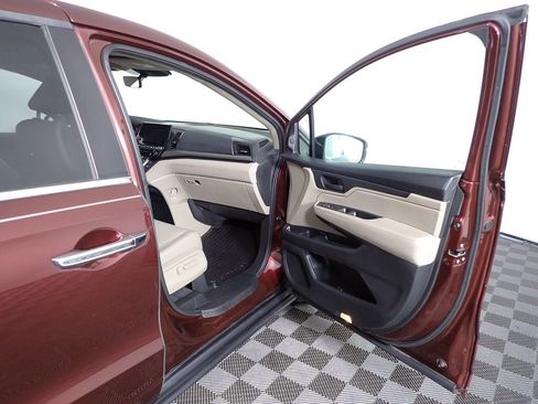 Used 2018 Honda Odyssey EX-L image 38