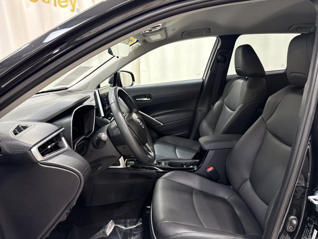Used 2025 Toyota Corolla Cross XLE FWD image 12