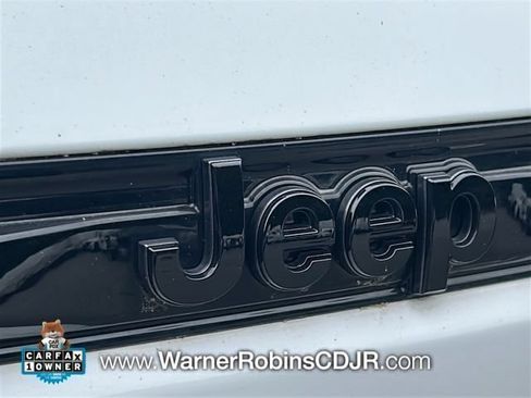 Used 2023 Jeep Grand Cherokee Altitude AWD/4WD image 34