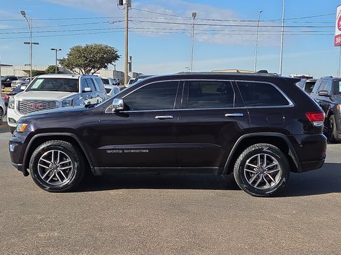 Used 2021 Jeep Grand Cherokee Limited w/ Luxury Group II image 2