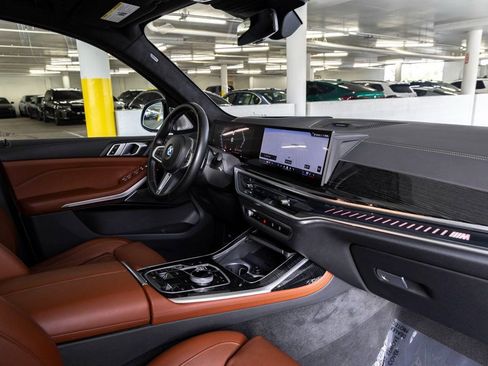 Certified 2025 BMW X7 M60i image 34