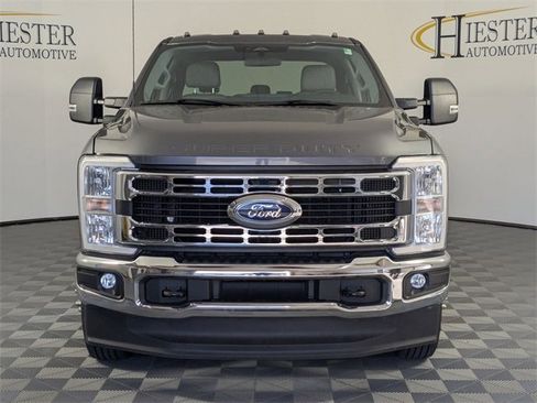 Used 2024 Ford F350 XLT image 3