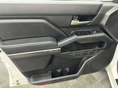 Used 2025 Toyota Tacoma TRD Off-Road AWD/4WD image 10