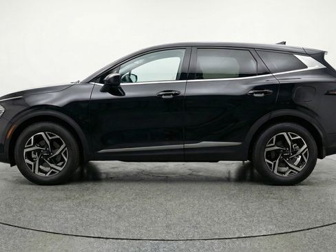 Used 2025 Kia Sportage LX FWD image 5