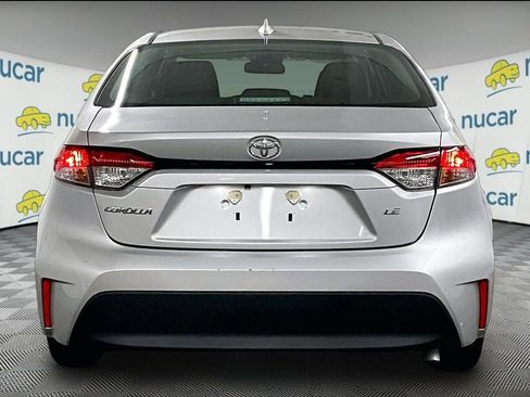 Certified 2025 Toyota Corolla LE FWD image 5