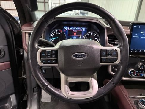 Used 2024 Ford Expedition Limited AWD/4WD image 24