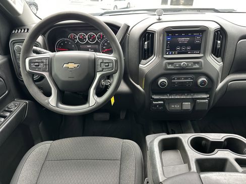 Used 2022 Chevrolet Silverado 2500 Custom w/ Custom Value Package AWD/4WD image 16