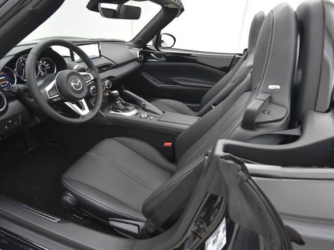 Certified 2025 MAZDA MX-5 Miata Grand Touring RWD image 24