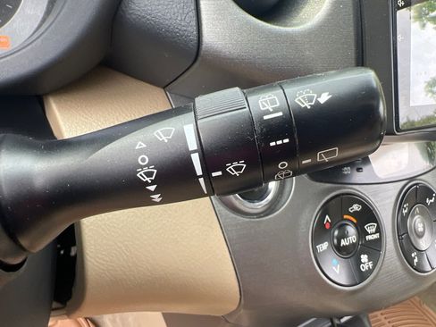 Used 2010 Toyota RAV4 Limited image 20