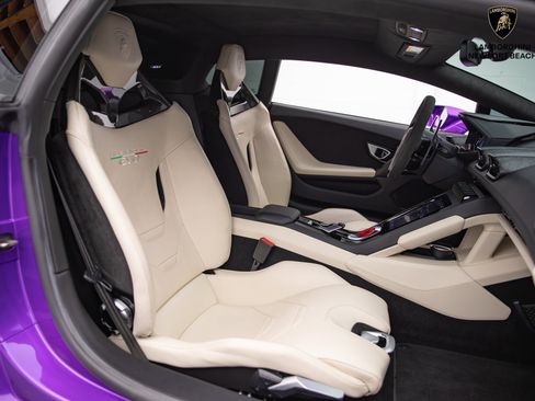 Used 2022 Lamborghini Huracan EVO image 8