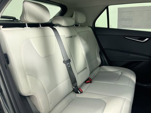 Certified 2025 Kia Niro EX Touring image 29