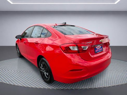 Used 2019 Chevrolet Cruze LS FWD image 4