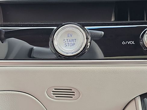 Certified 2026 Genesis Electrified GV70 AWD/4WD image 24