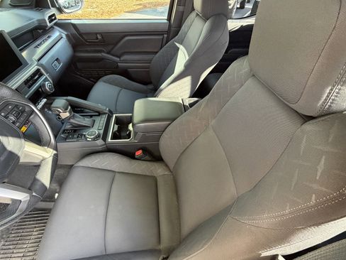 Used 2024 Toyota Tacoma SR5 AWD/4WD image 16