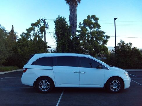 Used 2011 Honda Odyssey EX-L image 9