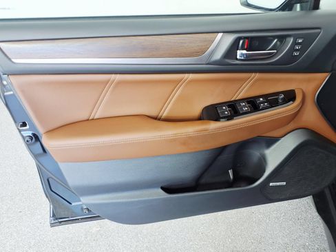 Used 2017 Subaru Outback 2.5i Touring w/ Popular Package #5A AWD/4WD image 14
