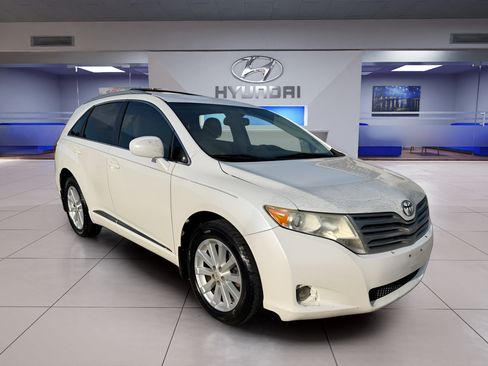 Used 2012 Toyota Venza LE w/ LE Convenience Pkg FWD image 1