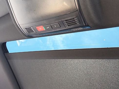 Used 2022 Volkswagen Tiguan SE R-Line image 18