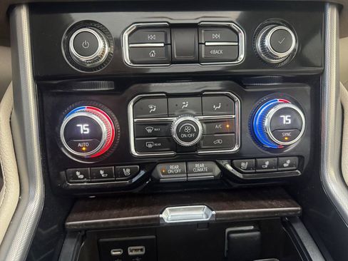 Used 2023 GMC Yukon Denali image 22