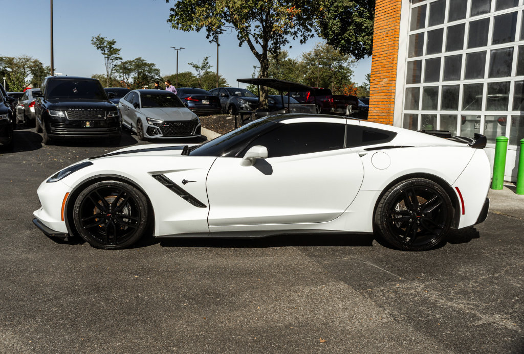 Used 2019 Chevrolet Corvette Stingray Coupe w/ Carbon Flash Badge Package RWD image 34