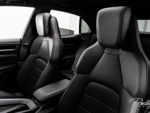 Used 2025 Porsche Macan 4S Electric image 33