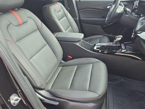 Certified 2025 Chevrolet Trax RS w/ Sunroof Package image 29