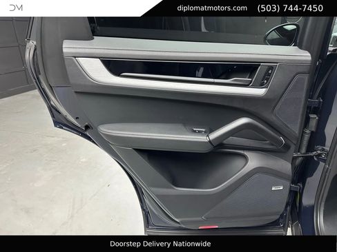 Used 2024 Porsche Cayenne S image 26